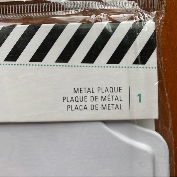 💥 2 for 12 or 4 for 20 💥 Heidi Swapp metal plaque with matte white finish - Picture 3 of 7